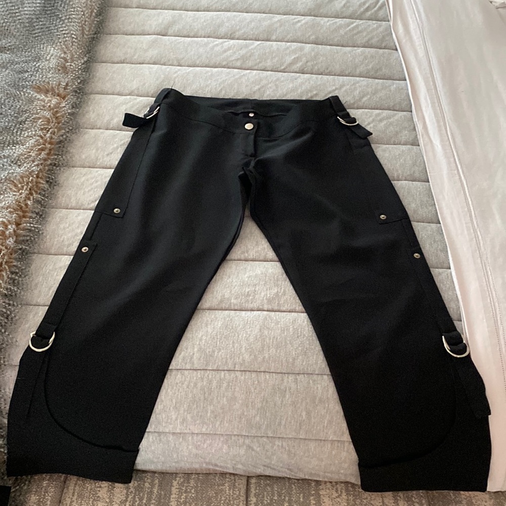 Capri black pants new no tags. Low Waist. Non stretchy